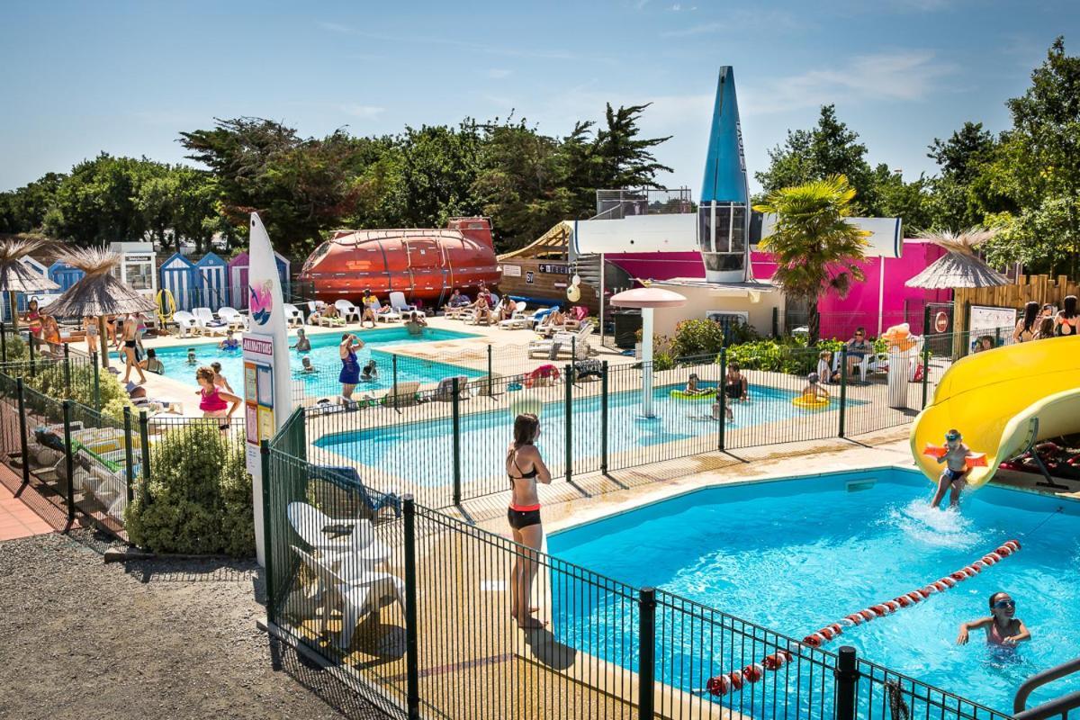 Camping Insolite Le Haut Village Saint-Michel-Chef-Chef Exterior photo