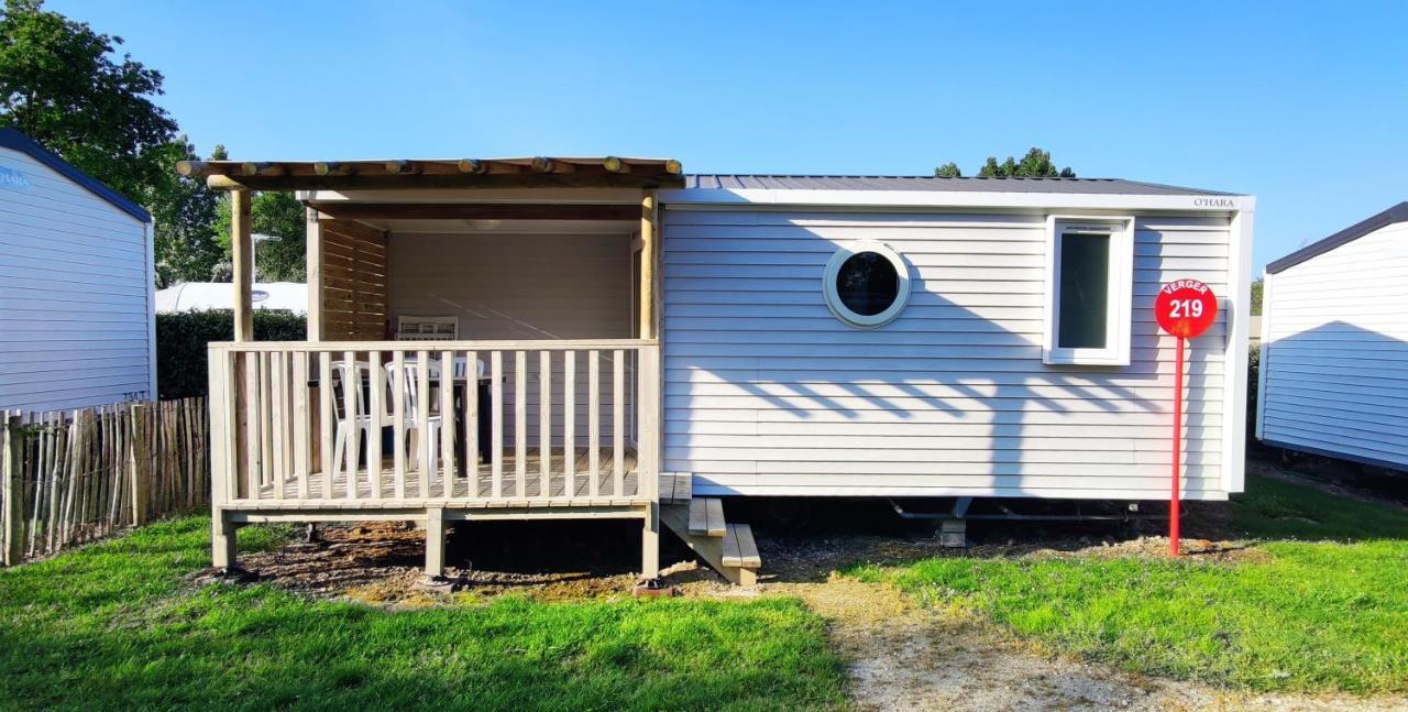 Camping Insolite Le Haut Village Saint-Michel-Chef-Chef Exterior photo