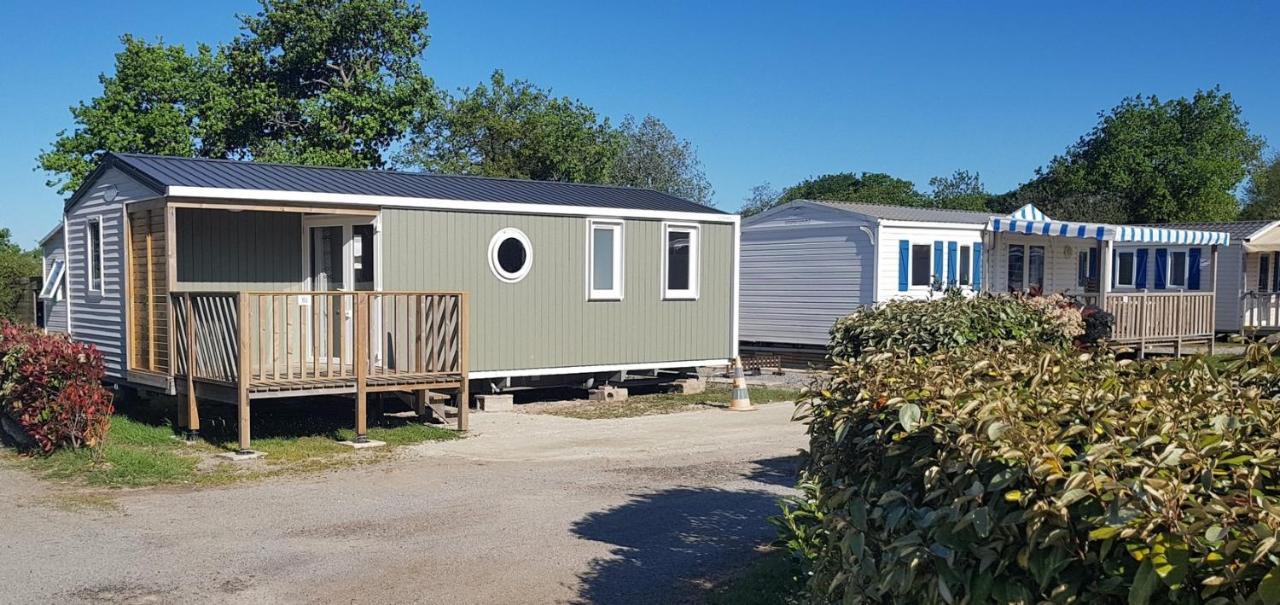 Camping Insolite Le Haut Village Saint-Michel-Chef-Chef Exterior photo