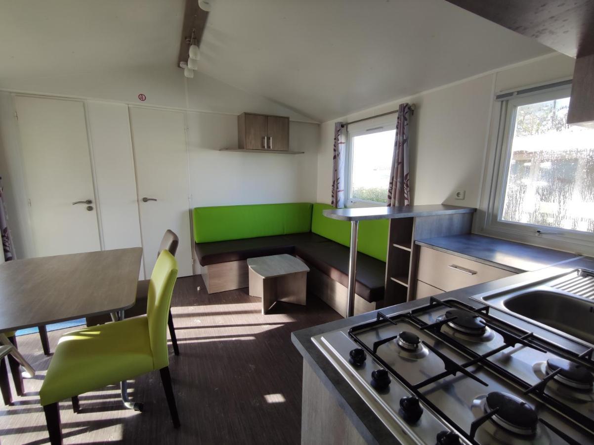 Camping Insolite Le Haut Village Saint-Michel-Chef-Chef Exterior photo
