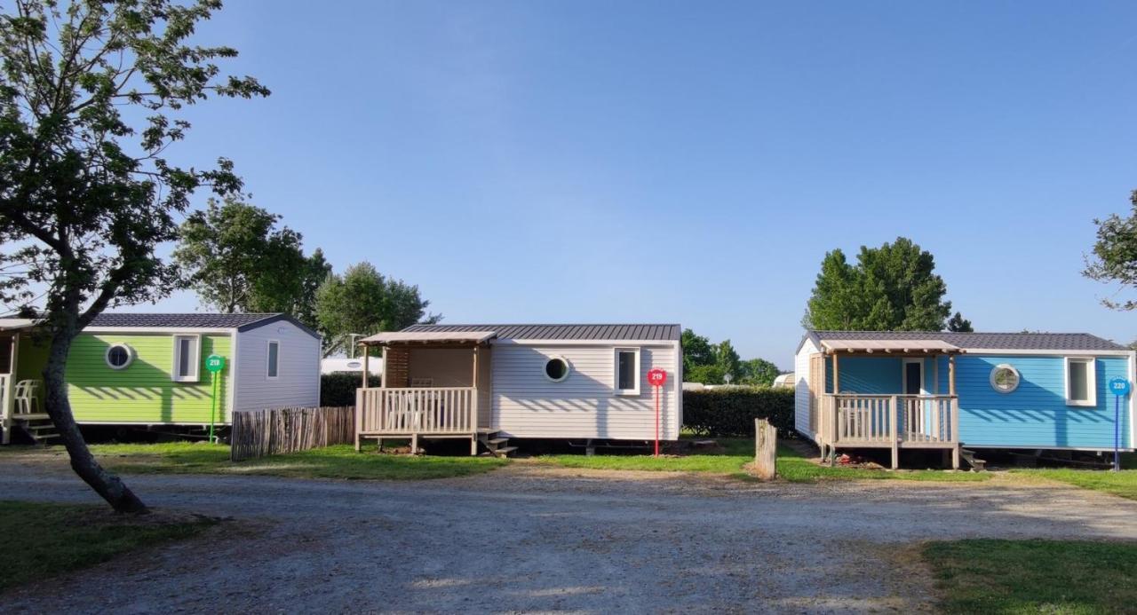 Camping Insolite Le Haut Village Saint-Michel-Chef-Chef Exterior photo