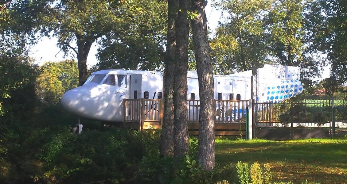 Camping Insolite Le Haut Village Saint-Michel-Chef-Chef Exterior photo