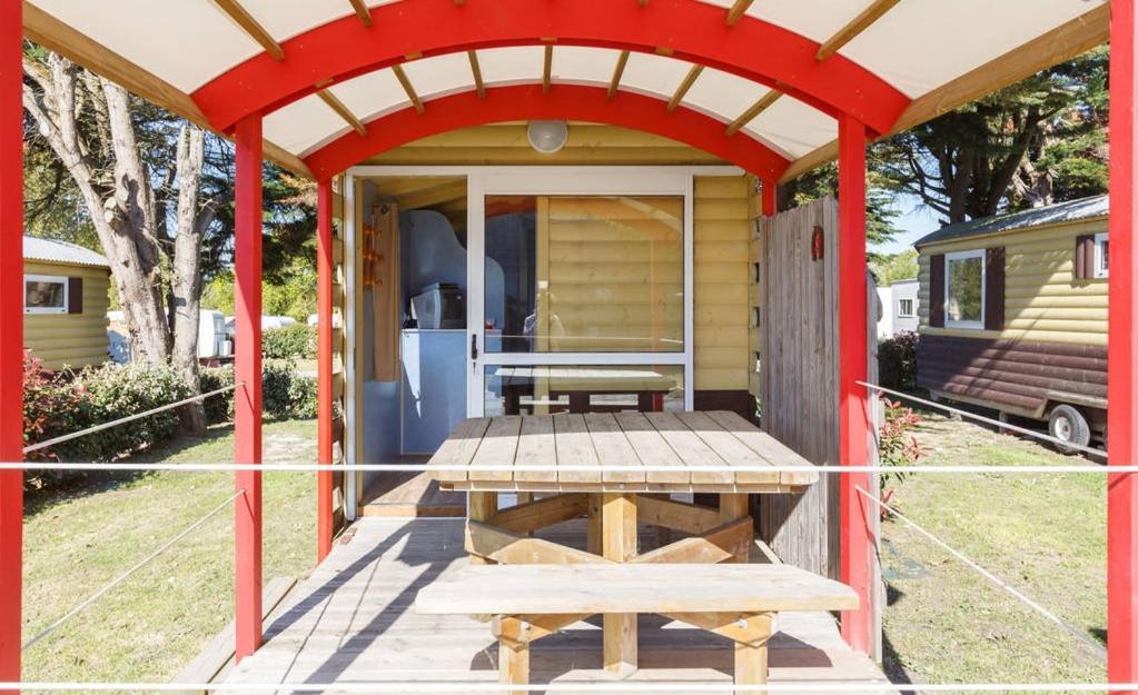 Camping Insolite Le Haut Village Saint-Michel-Chef-Chef Exterior photo