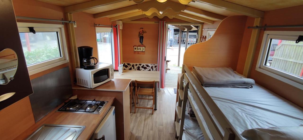 Camping Insolite Le Haut Village Saint-Michel-Chef-Chef Exterior photo
