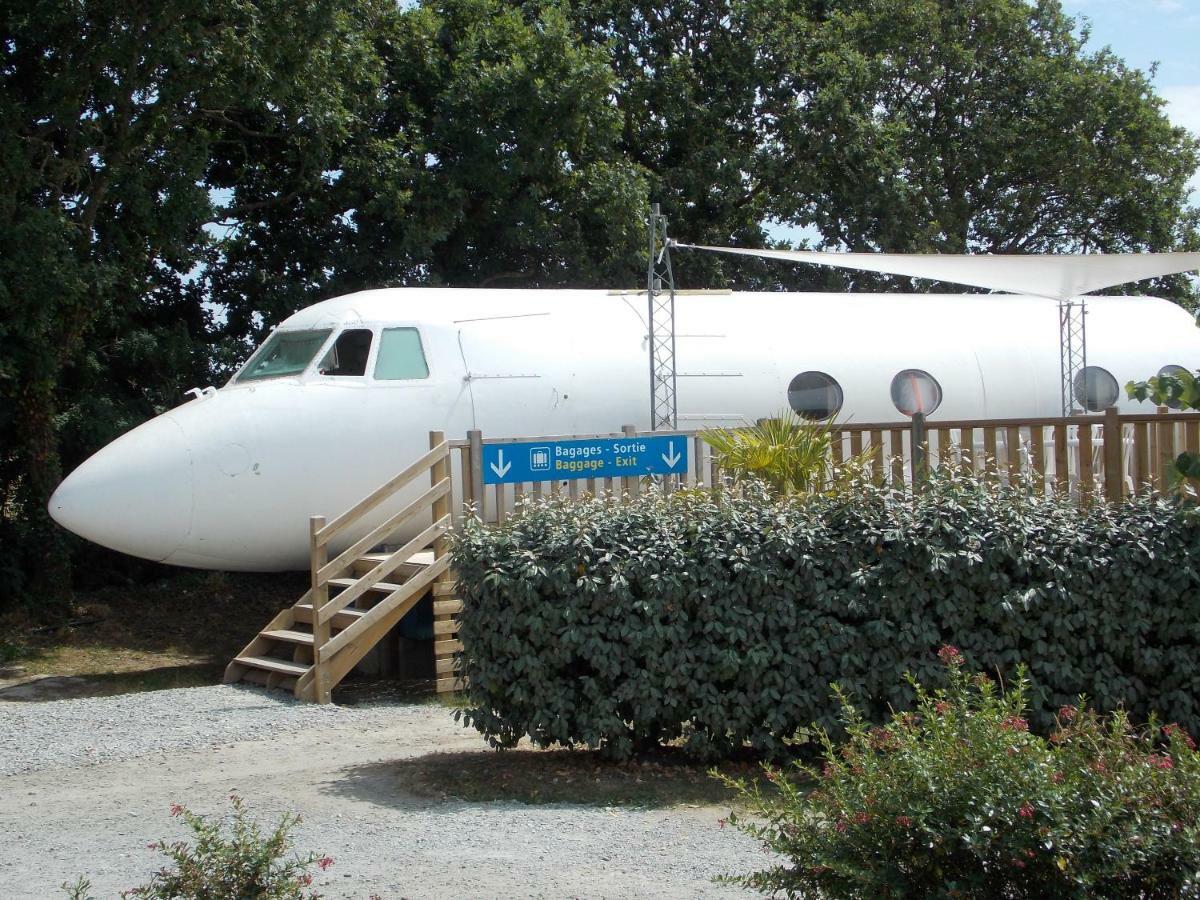 Camping Insolite Le Haut Village Saint-Michel-Chef-Chef Exterior photo