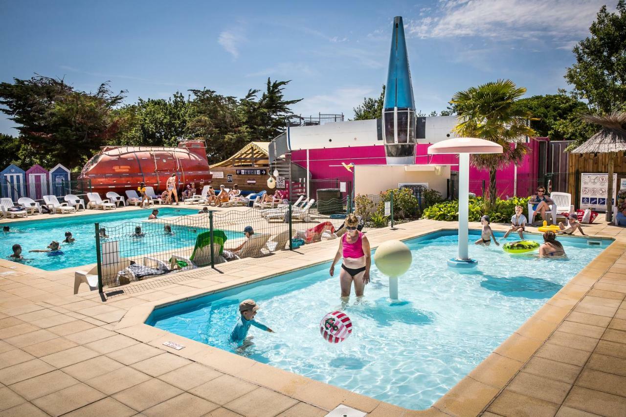 Camping Insolite Le Haut Village Saint-Michel-Chef-Chef Exterior photo