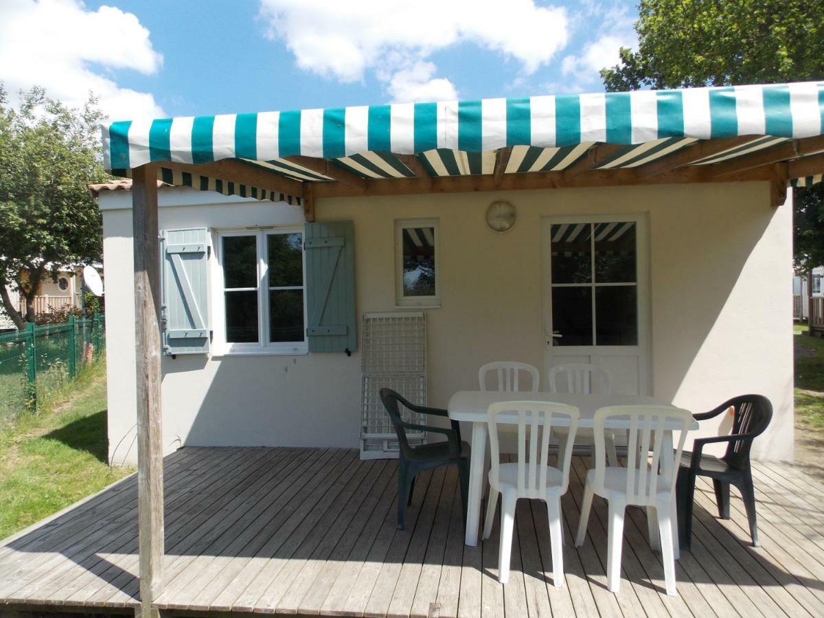 Camping Insolite Le Haut Village Saint-Michel-Chef-Chef Exterior photo