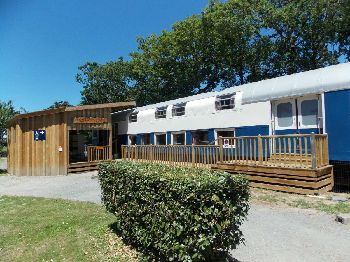 Camping Insolite Le Haut Village Saint-Michel-Chef-Chef Exterior photo