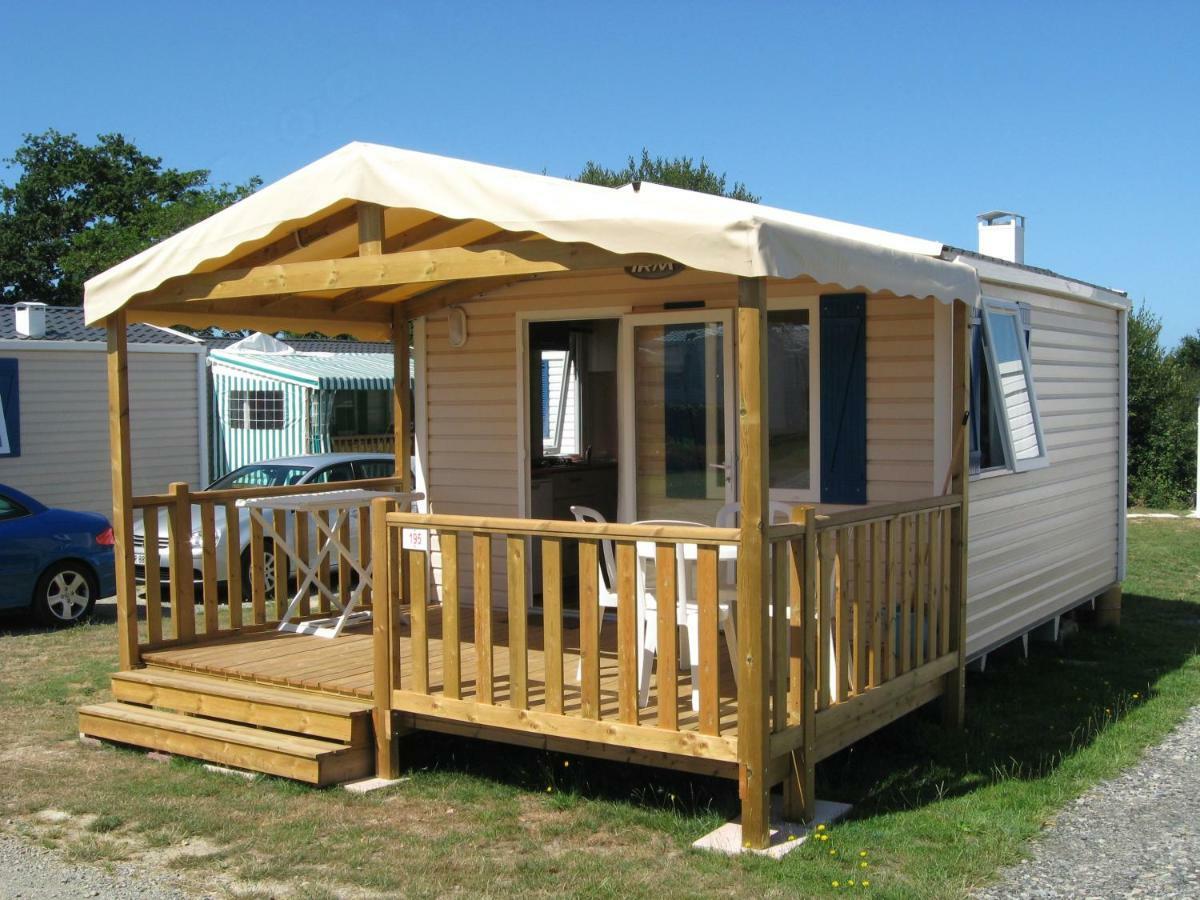 Camping Insolite Le Haut Village Saint-Michel-Chef-Chef Exterior photo